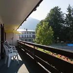 Vollhardt Apartment *