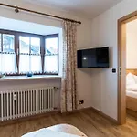 Vollhardt Apartment *