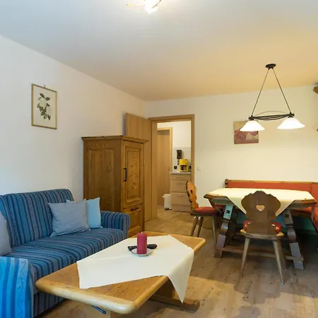 Vollhardt Apartment *