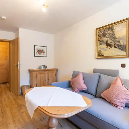 Vollhardt Apartment *